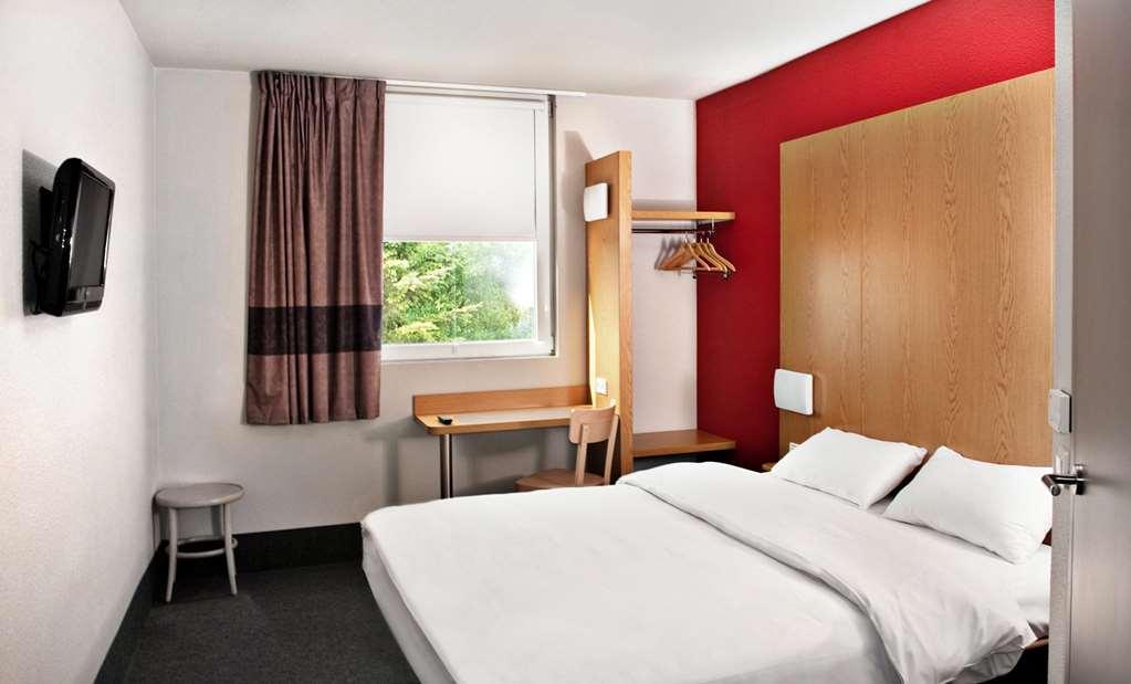 B&B Hotel Wroclaw Centrum Room photo